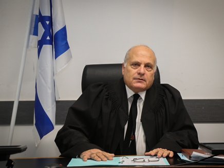 juge arabe, George Karra